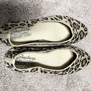 Leopard print Skechers flats. Size 9.5